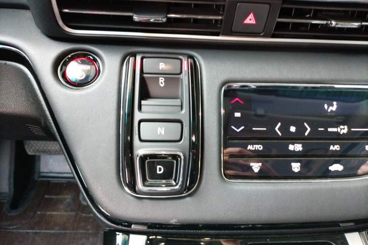 Used Honda Elysion 2024 2.0L eHEV Luxury Edition
