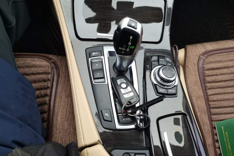 Used BMW 5 Series 2012 530Li Leading Model
