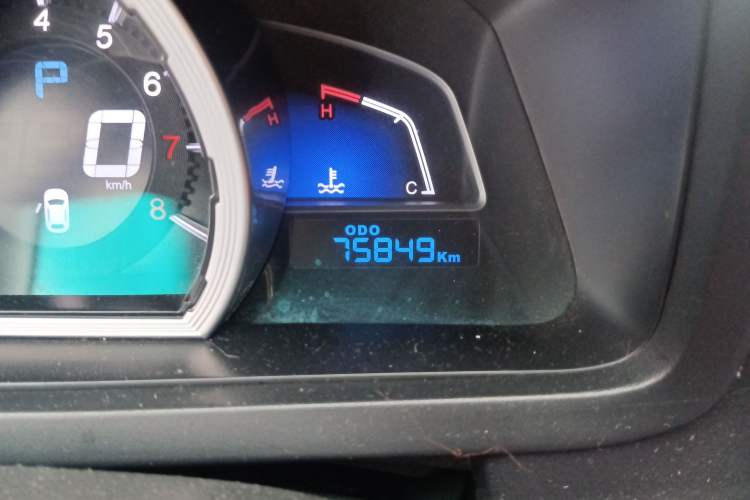 Used Luxgen U6 SUV 2015 1.8T Fashion Edition Odometer Close Up