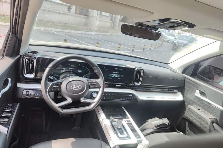 Used Hyundai ix35 2023 Musso 2.0L Deluxe Edition DLX Center Console