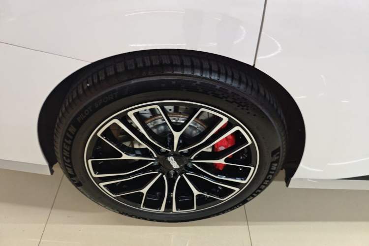 Used GAC Trumpchi E9 2023 E9 Master Model Right Rear Wheel Hub