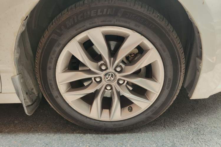 Used Toyota Avalon 2019 2.5L Ambition Version China V Standard Right Front Wheel Hub