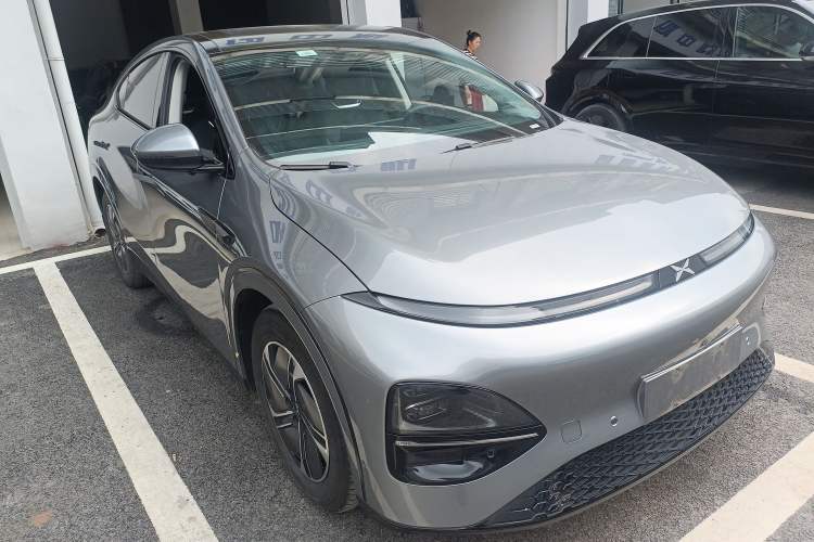 Used XPeng G6 2023 755 Ultra-Long Range Pro Front Right 45 Deg