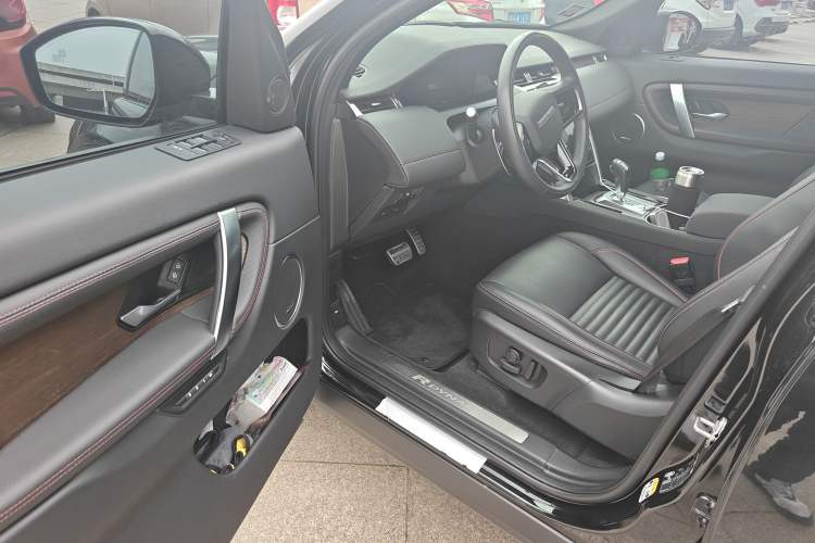 Used Land Rover Discovery Sport 2023 249 PS R-Dynamic SE Performance Tech Edition Driver Seat