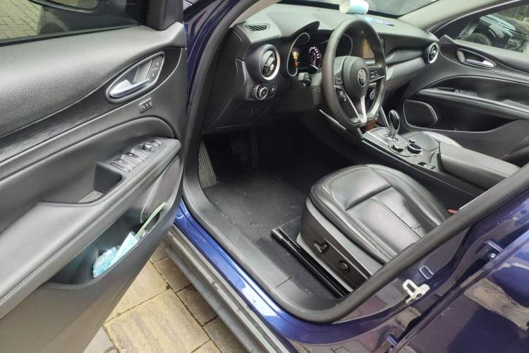 Used Alfa Romeo Stelvio 2017 2.0T 200HP Elite Edition