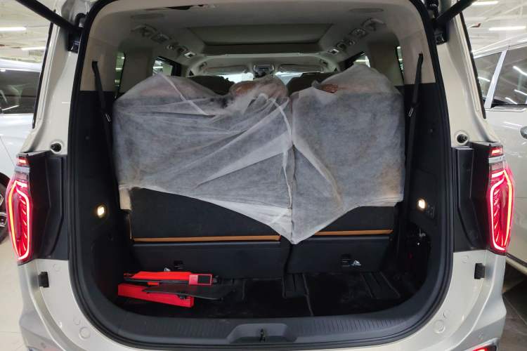 Used Hongqi HQ9 2023 2.0T Smart Connect Flagship Edition