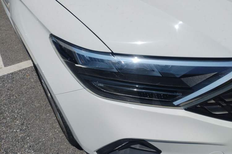 Used Jetta VS5 2019 280TSI Automatic Enjoyment Model Right Front Headlight