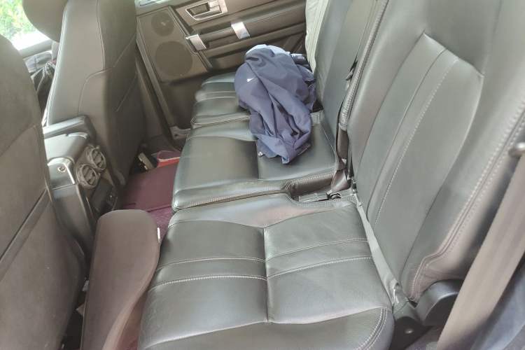 Used Land Rover Discovery  Left Rear Seat