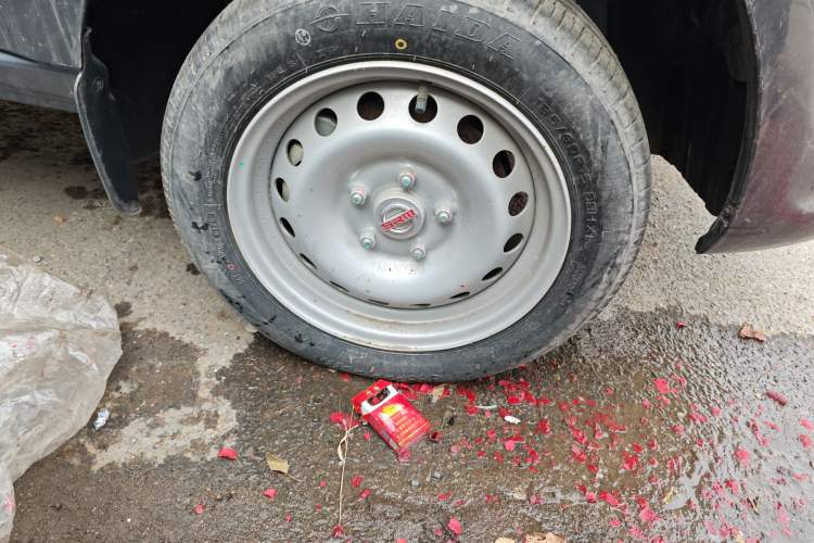 Used Jinbei Gold Hiace M Classic 2024 1.5L Engineering Lion Passenger Van 7 Seats