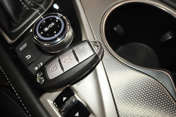 Used Infiniti Q50 2014 3.7L Comfort Edition Vehicle Key