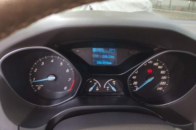 Used Ford Focus 2012 Sedan 1.6L Automatic Fashion Edition
