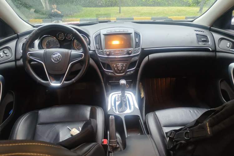 Used Buick Regal 2015 1.6T Leading Technology Model Center Console