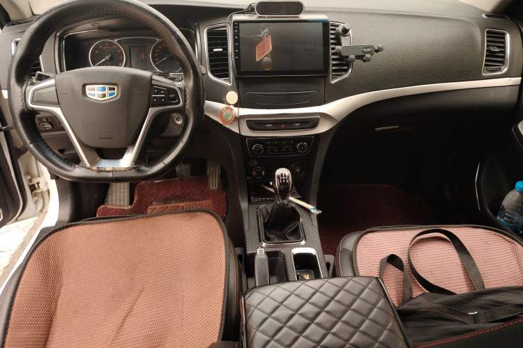 Used Geely Auto Vision 2016 1.5L Manual Happiness Edition Center Console