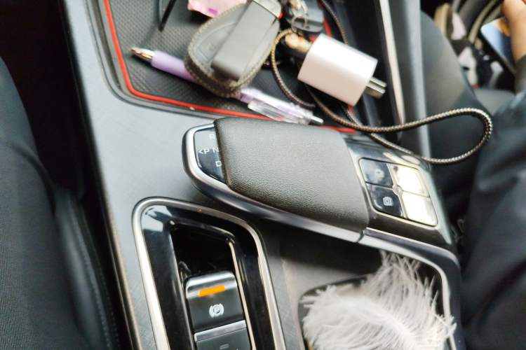 Used CHANGAN UNI-T 2022 1.5T Sport Edition Premium Version Gear Lever