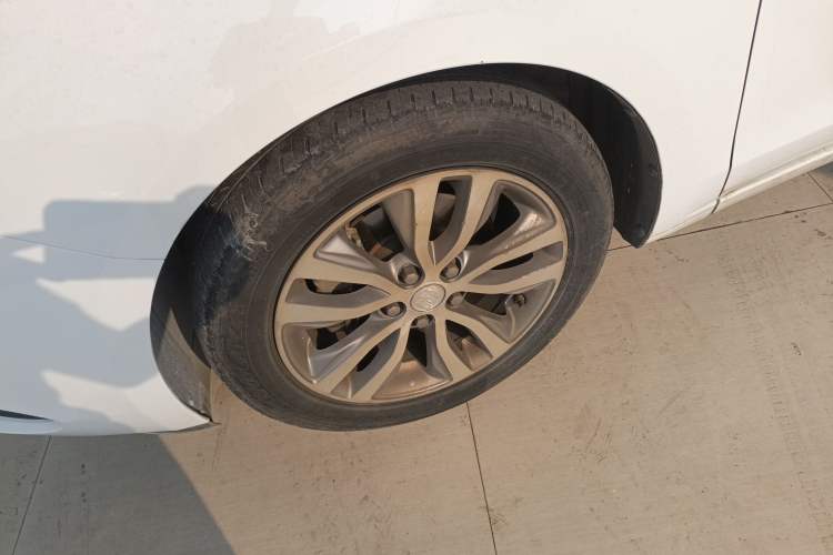 Used Buick GT 2021 1.3T Automatic Mild Hybrid Elite Version Left Front Wheel Hub