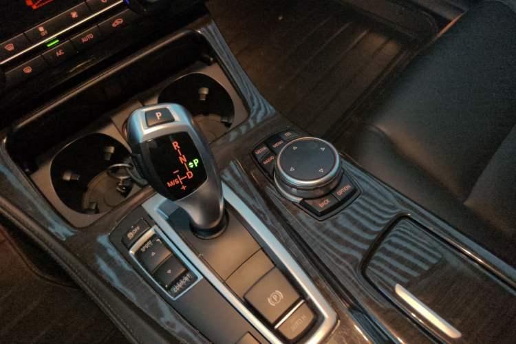 Used BMW 5 Series 2014 525Li Luxury Design Package