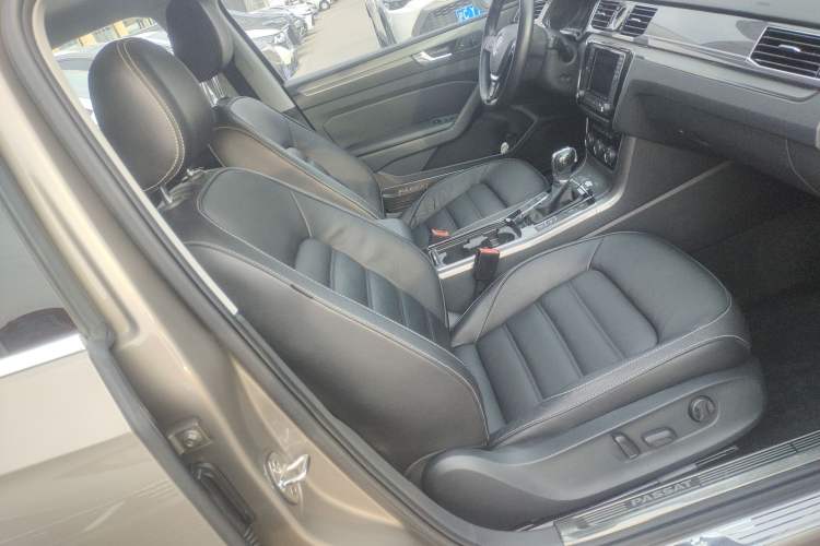 Used Volkswagen Passat 2017 280TSI DSG Luxury Edition Right Front Seat