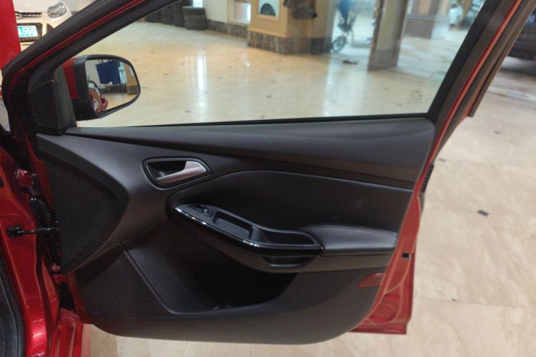 Used Ford Focus 2012 Hatchback 1.6L Automatic Fashion Edition