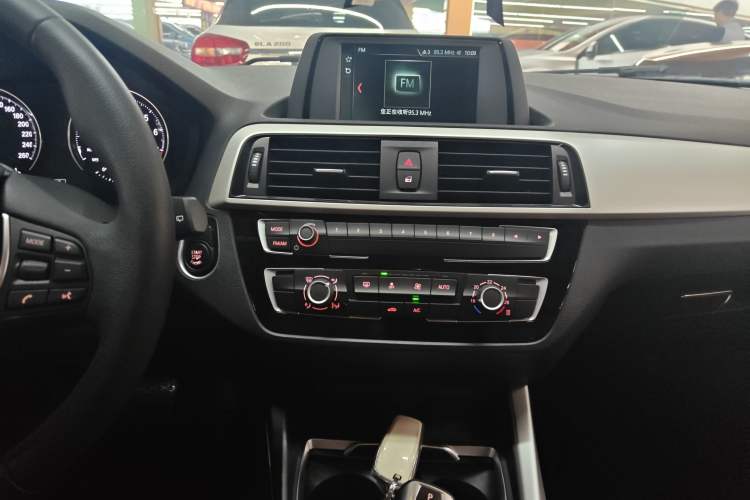 Used BMW 1 Series 2018 118i Leading Model Audio And AC Panel