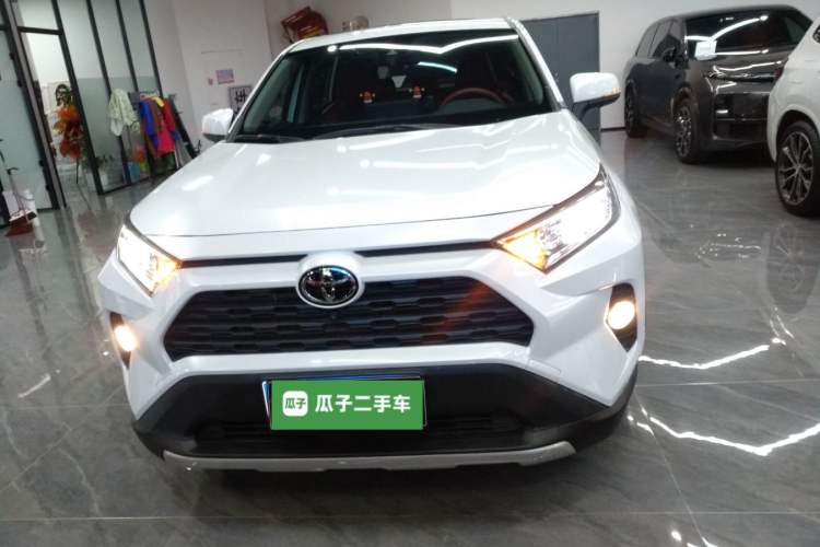 Used Toyota RAV4 2022 2.0L CVT Two-Wheel Drive Fashion Edition