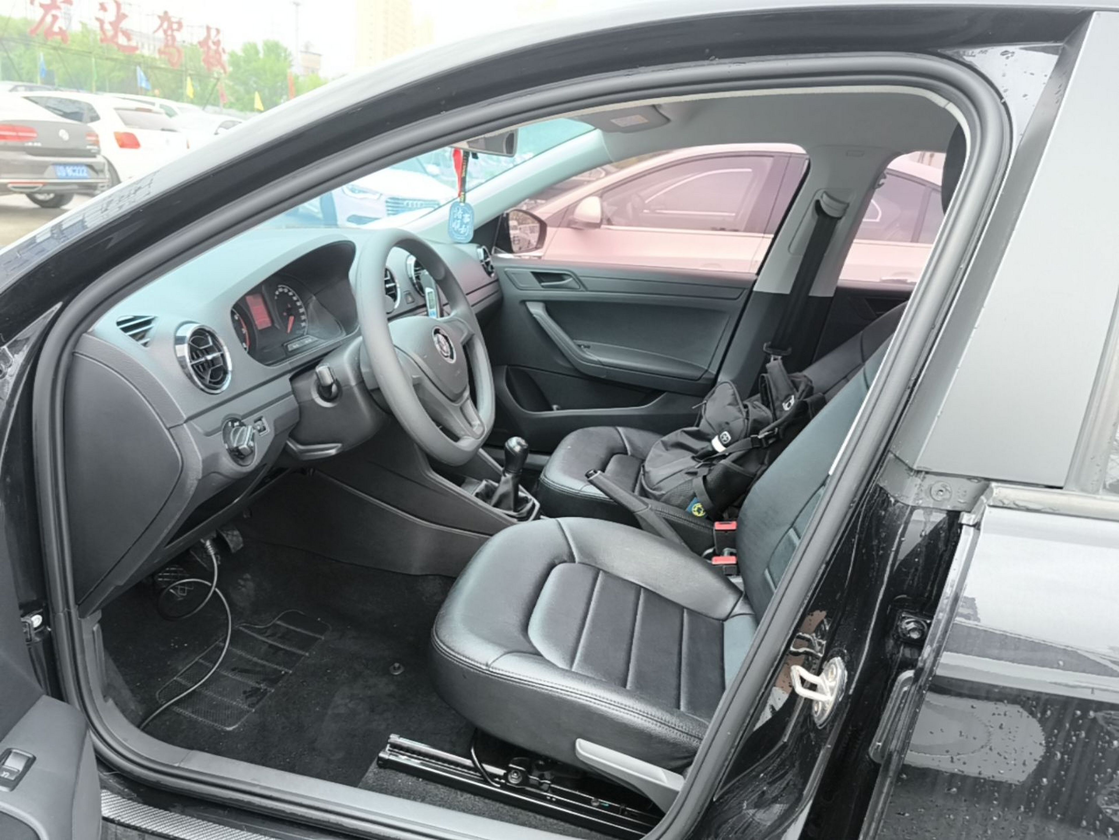 Interior delantero