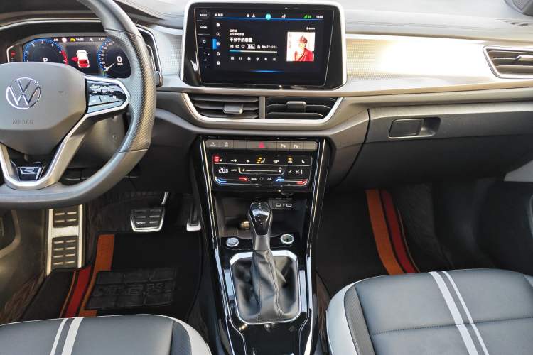 Used Volkswagen T-ROC 2023 300TSI DSG Two-Wheel Drive Starlight Edition
