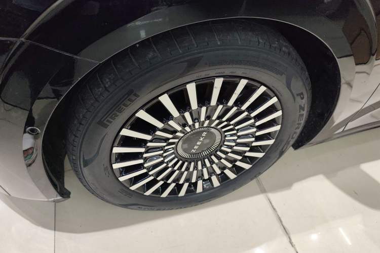 Used Zeekr 009 2022 WE Edition Left Front Wheel Hub