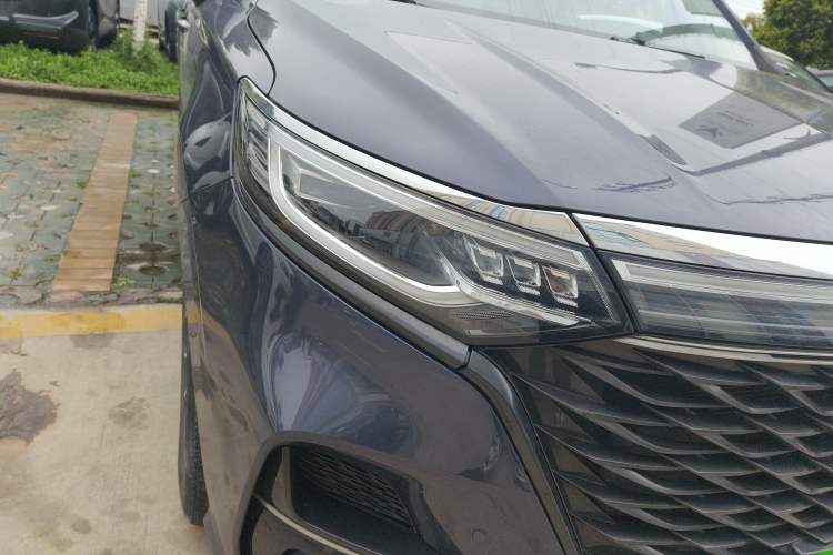 Used Roewe iMAX8 2021 400TGI Supreme Series Lu Zun Edition Right Front Headlight