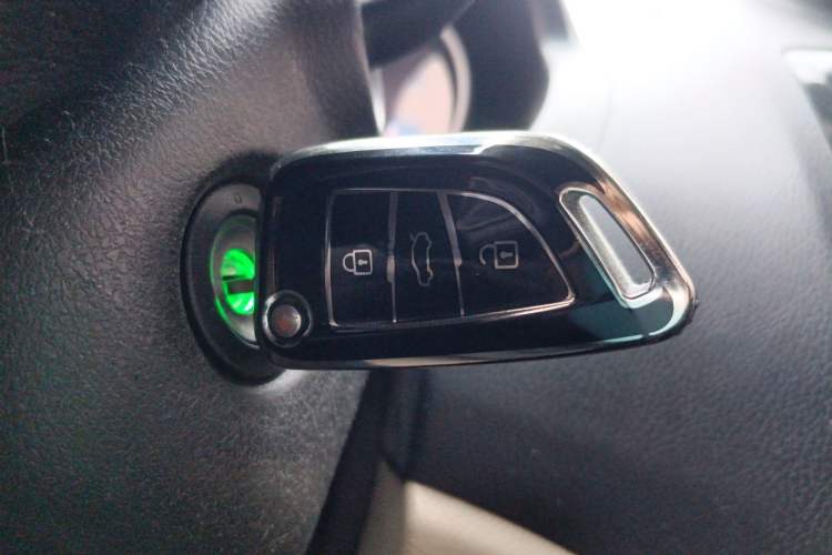 Used Haval H6 2011 2.0L Manual Two-Wheel Drive Elite Version
