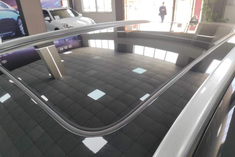 Used Hongqi HS5 2022 Revised Version 2.0T Smart Connect Flagship Edition Roof