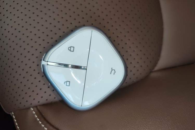 Used Wuling Bingo 2024 333 km Lingxi Connected Version Vehicle Key