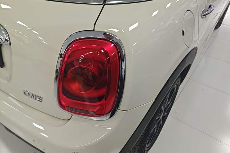 Used MINI 2018 1.5T ONE PLUS Five-Door Edition Exterior 3