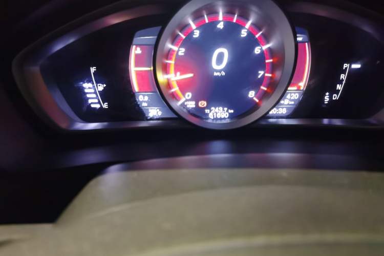 Used Volvo V40  Odometer Close Up