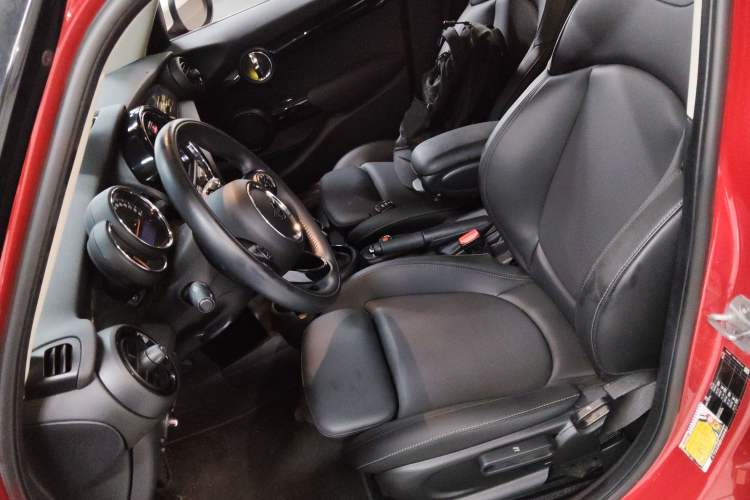 Used MINI MINI 2020 1.5T COOPER Classic Edition Five-Door Version