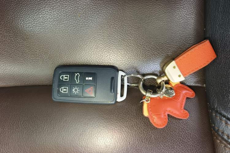 Used Volvo XC60 2017 T5 AWD Smart Range Edition Vehicle Key