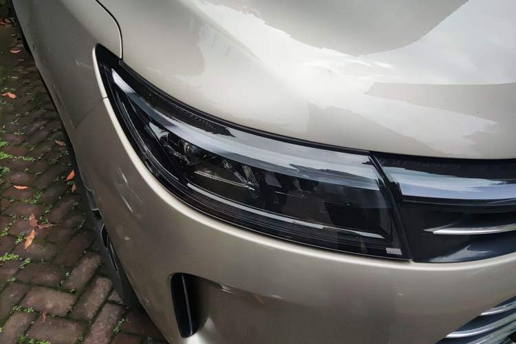 Used Hima AITO M7 2022 1.5T Rear-Drive Comfort Edition Right Front Headlight