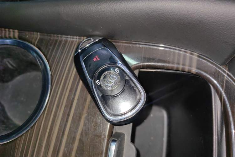 Used Buick Envision 2018 20T Two-Wheel-Drive Elite Model Vehicle Key