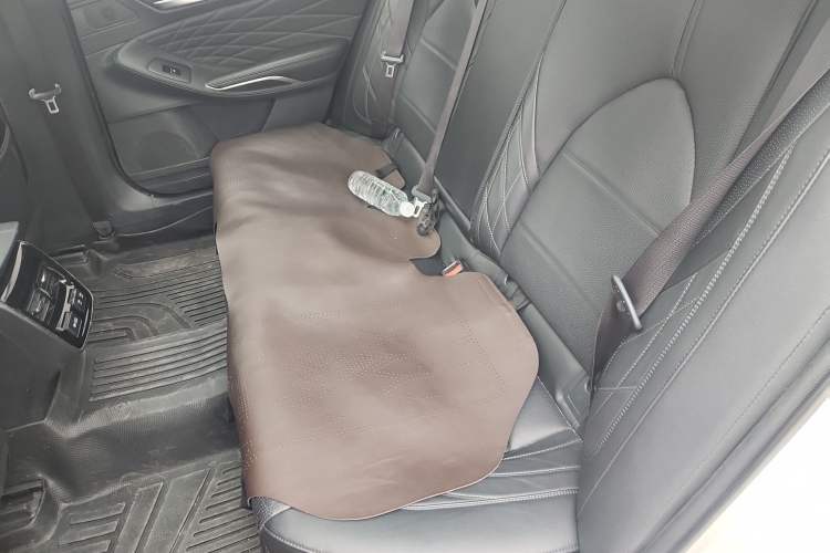 Used Toyota Avalon 2019 2.5L Touring Premium Version China VI Standard Left Rear Seat