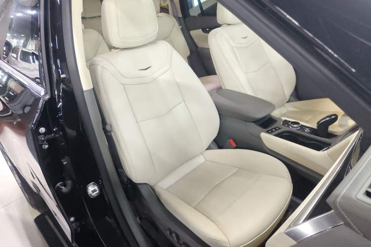 Used Cadillac XT6 2022 2.0T Six-Seater Four-Wheel-Drive Luxury Standard Edition
