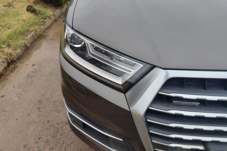 Used Audi Q7 2016 45 TFSI Technology Edition Right Front Headlight