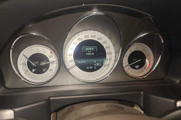 Used Mercedes-Benz GLK-Class 2013 GLK 300 4MATIC Dynamic Sunroof Model Instrument Cluster