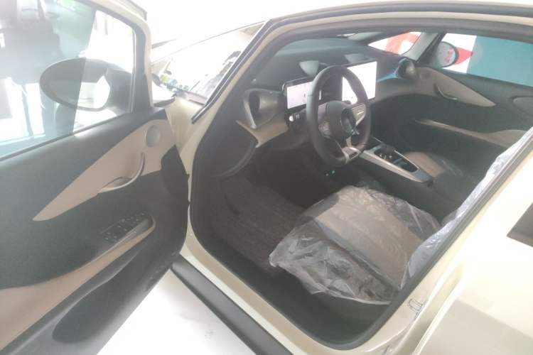 Used BYD Dolphin 2025 Smart Drive Version 420 km Freedom Edition