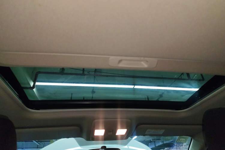 Used Mazda 3 Axela 2014 Sedan 1.5L Automatic Luxury Model Headliner