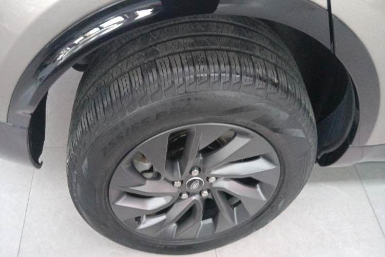 Used Land Rover Discovery 2023 Revised Version 360 PS R-Dynamic S Exterior 5