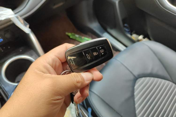 Used Toyota Crown Kluger 2021 2.5L HEV Four-Wheel Drive Premium Edition Vehicle Key