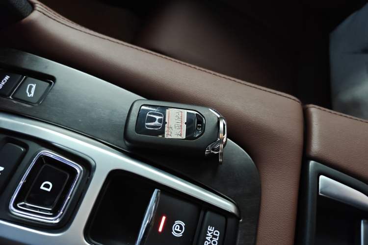 Used Honda UR-V 2020 370TURBO Two-Wheel Drive Luxury Edition
