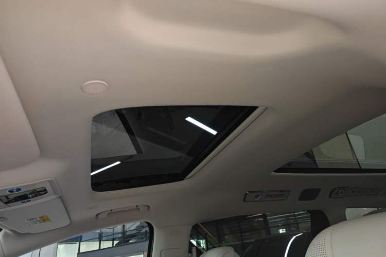 Used Denza D9 2025 DM-i Intelligent Drive 1020 Four-Wheel Drive Flagship Model