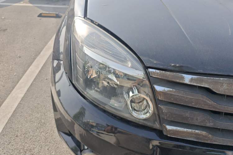 Used Haval H3 2010 Ruiyi Edition 2.0L Luxury Model Right Front Headlight