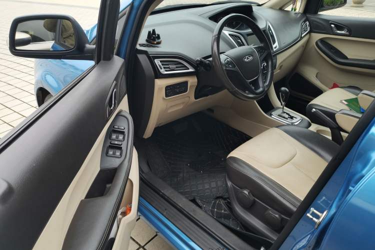 Used Chery Arrizo M7 2015 2.0L CVT Comfort Edition 232 Seats