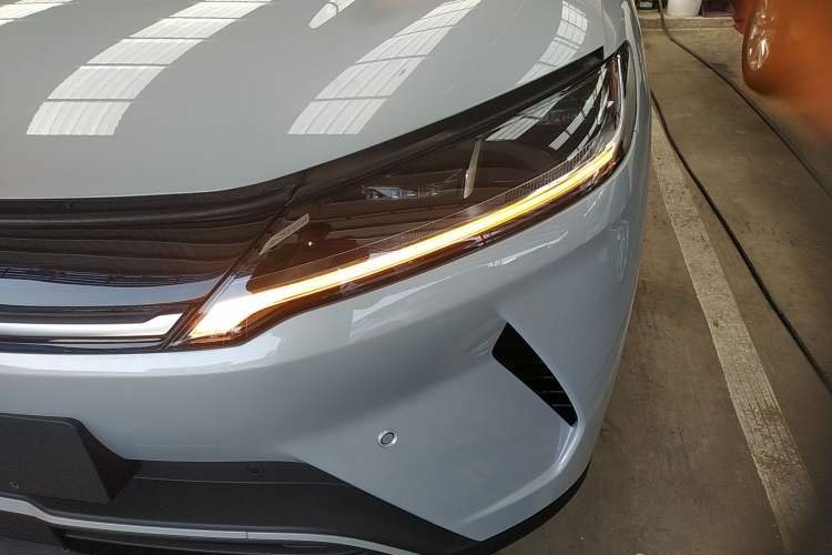 Used BYD Yuan UP 2025 Intelligent Driving Version 401 KM Dynamic Edition
